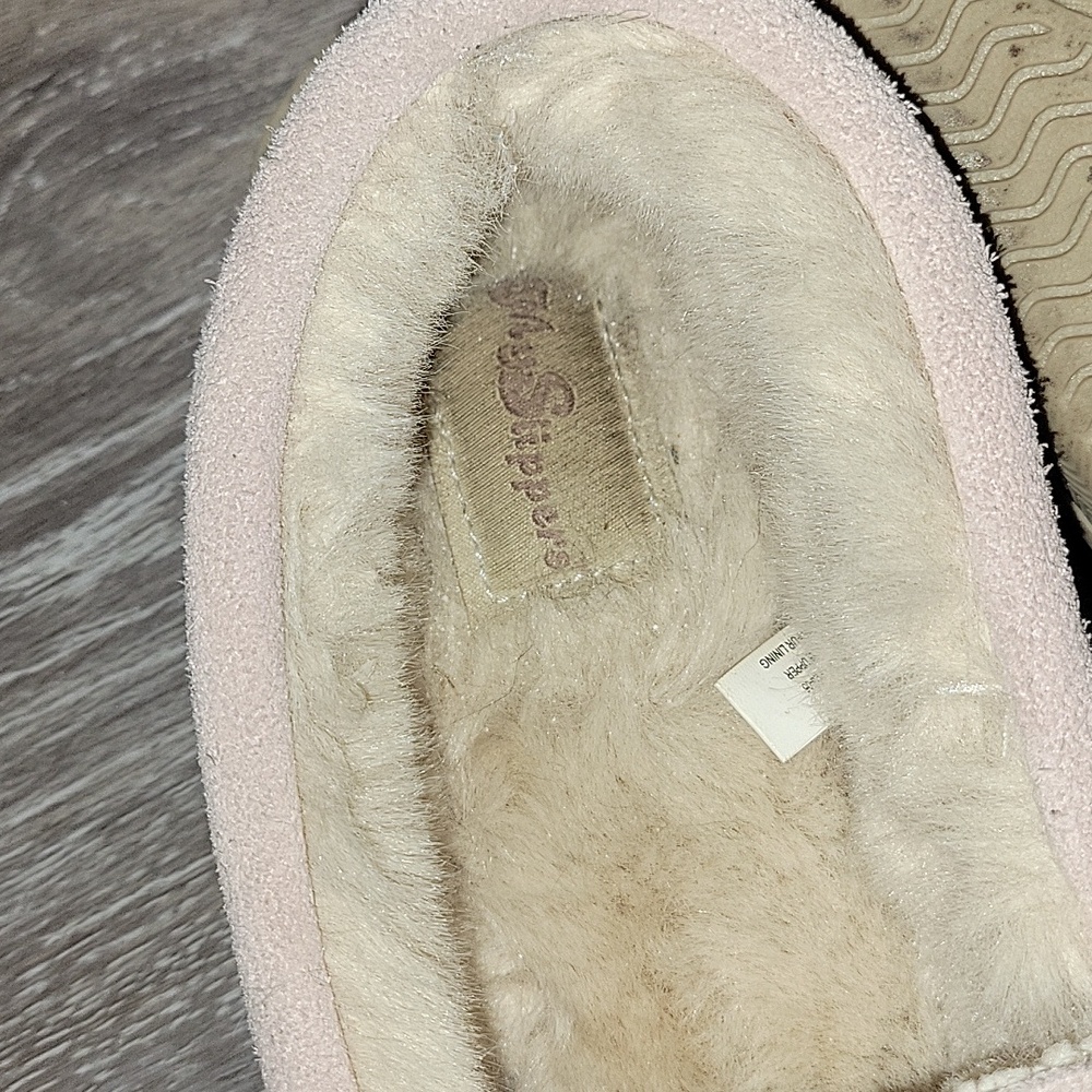 Slippers - Picture 3 of 4